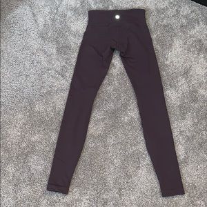 Lululemon low-rise Wunder Under leggings